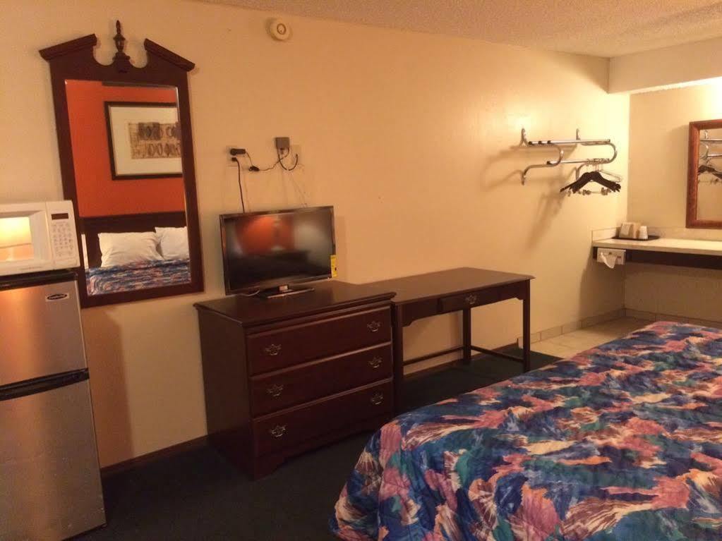 Relax Inn Henryetta Exterior foto